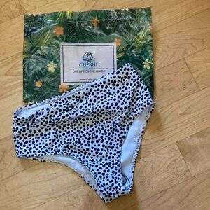 NWT - CUPSHE BIKINI BOTTOM (S)